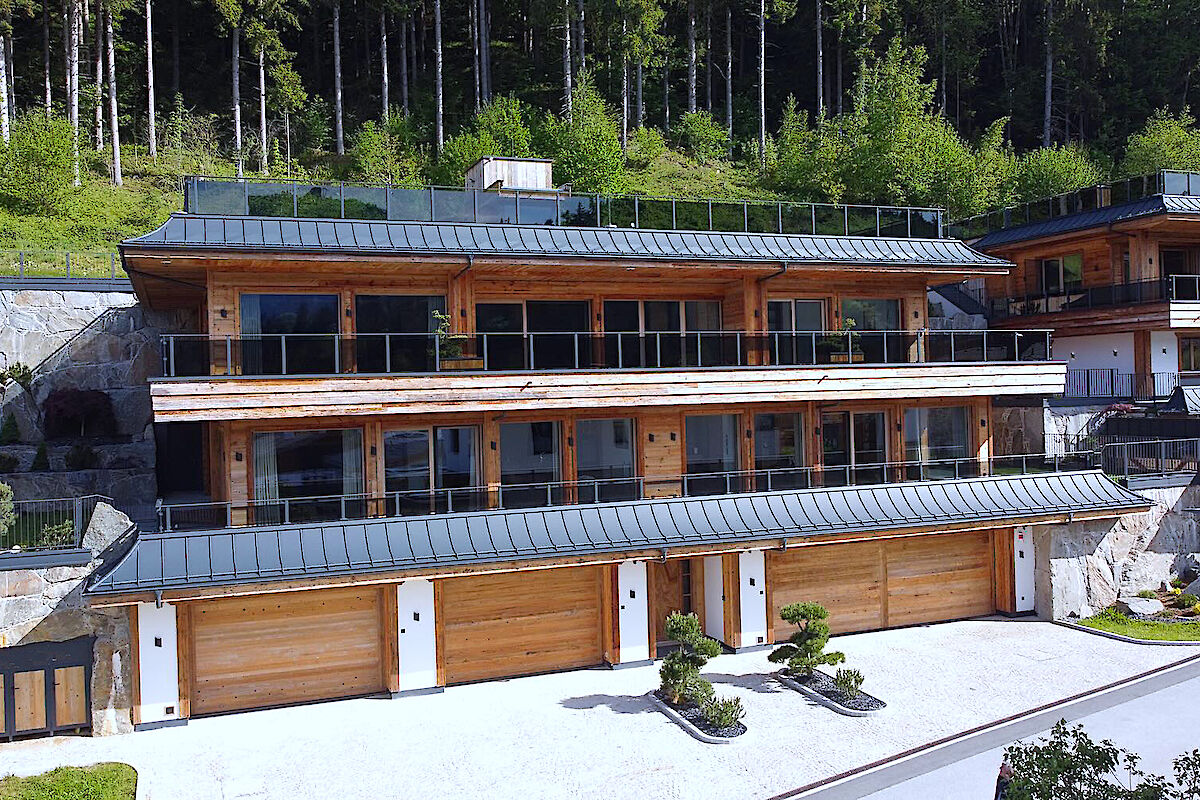 Luxuriöse Wohnungen im Dreifamilienhaus mit Pool in den Kitzbüheler Alpen