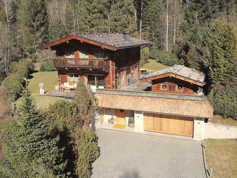 Freistehendes Anwesen in begehrter Naturlage in Schwarzseenähe