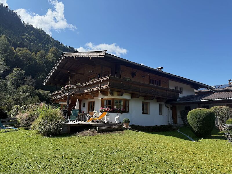 Investment property - garden apartment with leisure residence