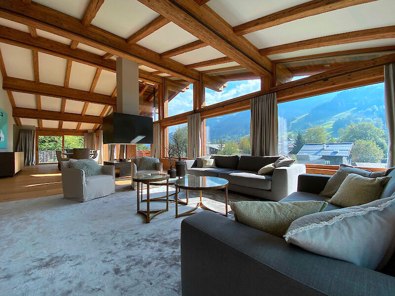 Charming country house with indoor pool, close to town, overlooking the Streif