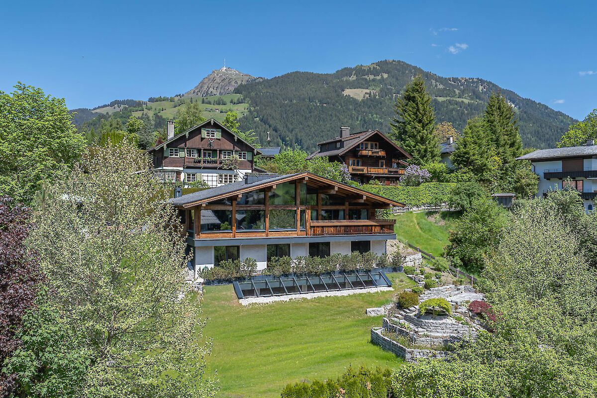 Exklusives Landhaus mit Indoor-Pool und Streifblick in Kitzbühel