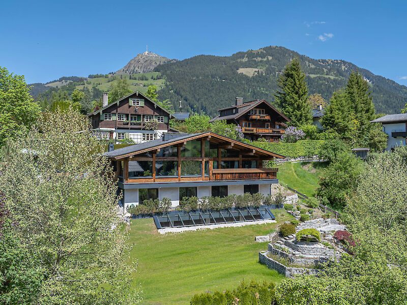 Exklusives Landhaus mit Indoor-Pool und Streifblick in Kitzbühel