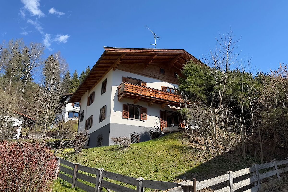 FREIZEITWOHNSITZ - Landhaus mit zwei Wohnungen am Sonnberg in Kitzbühel