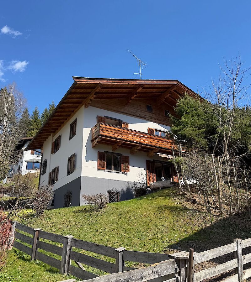 FREIZEITWOHNSITZ - Landhaus mit zwei Wohnungen am Sonnberg in Kitzbühel