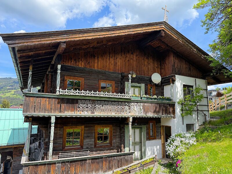 Rare - Old stock in a central location in Kirchberg